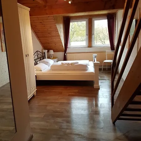Szálloda Zur Schanze Holtgast-apen 2*