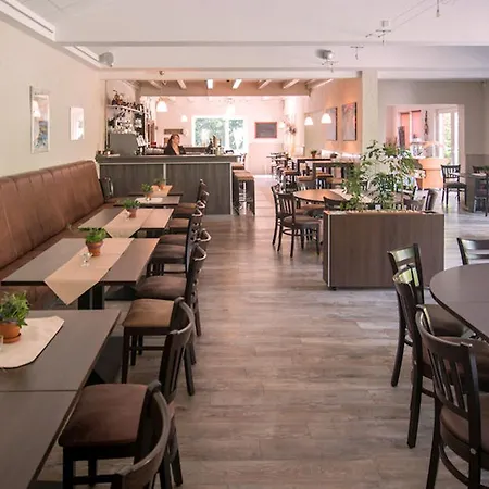 Zur Schanze Holtgast-apen 2*